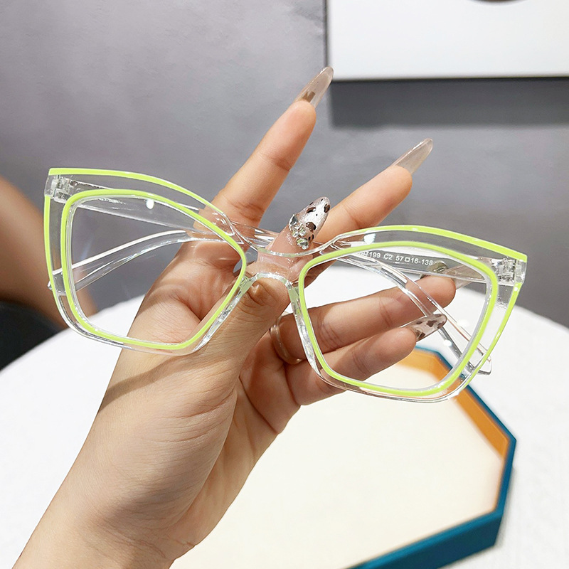 Eyewear Angle 3