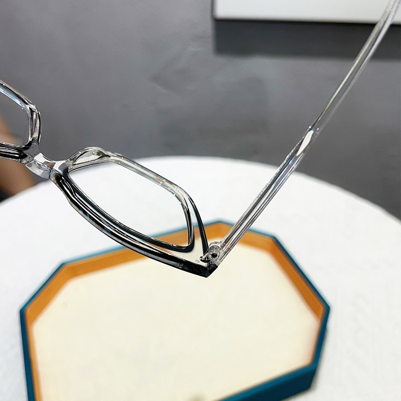 Eyewear Angle 5